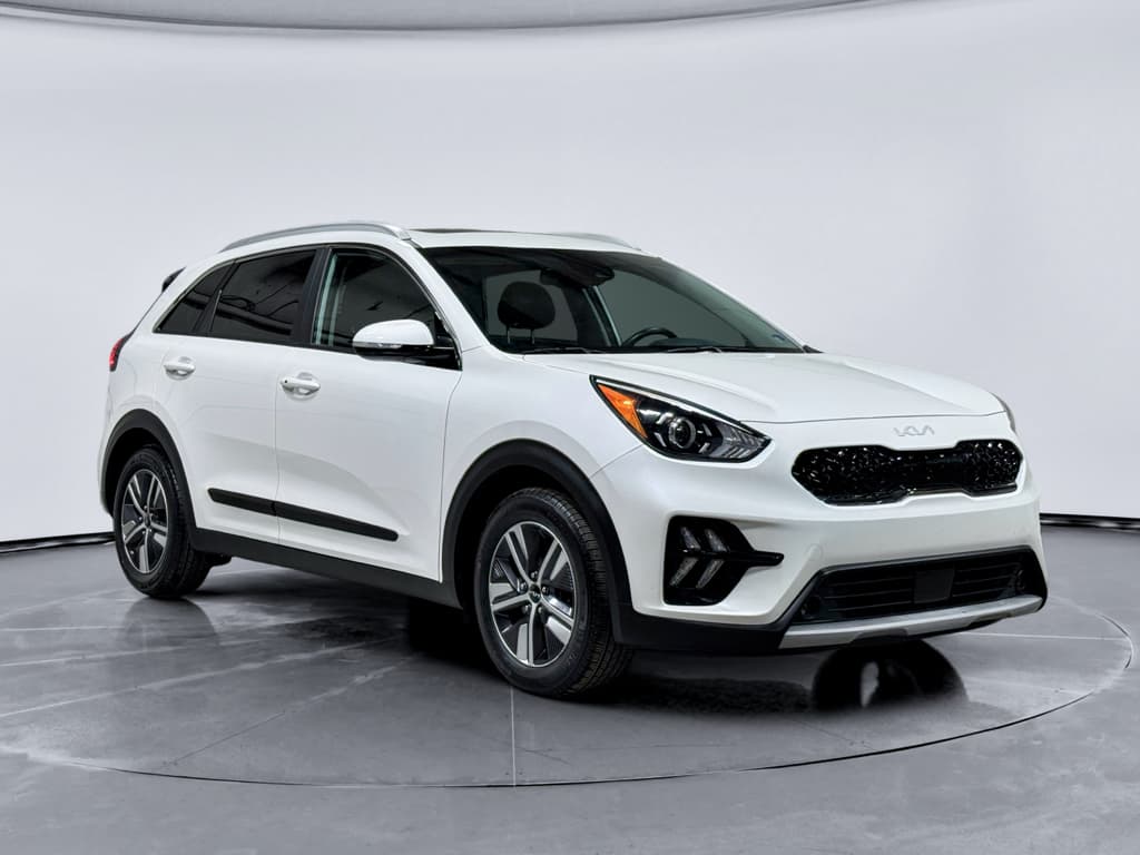 2022 Kia Niro PHEV view 4