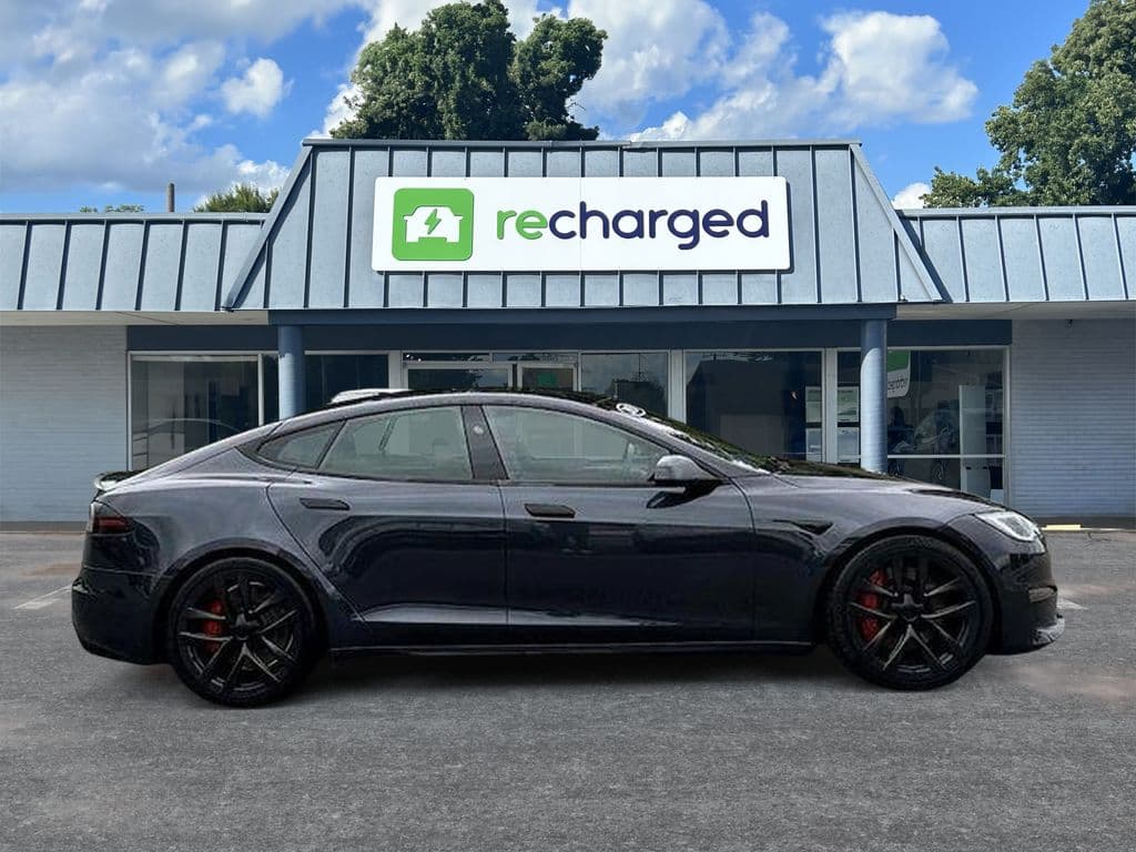 2024 Tesla Model S view 25
