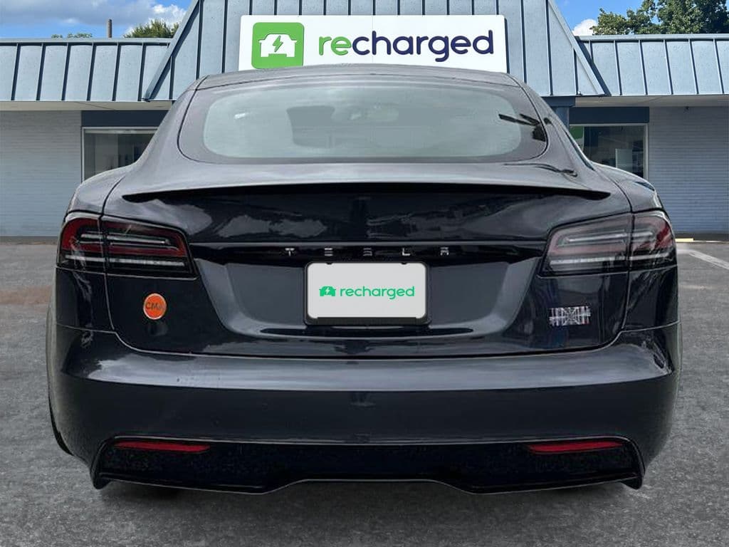 2024 Tesla Model S view 23