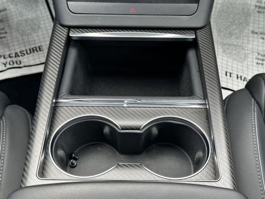 2024 Tesla Model S view 16