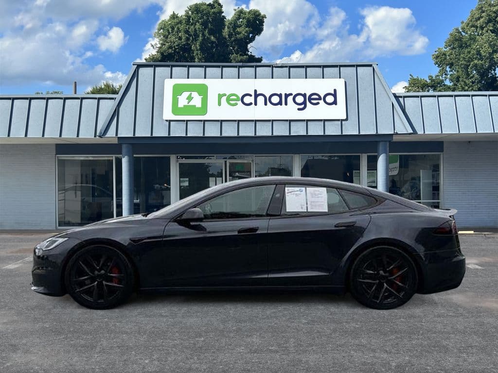 2024 Tesla Model S view 26