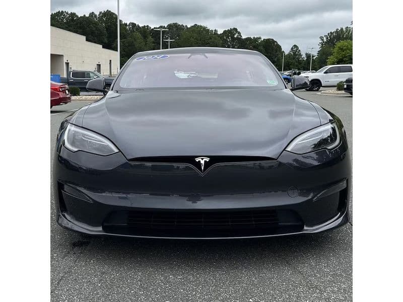 2024 Tesla Model S view 10