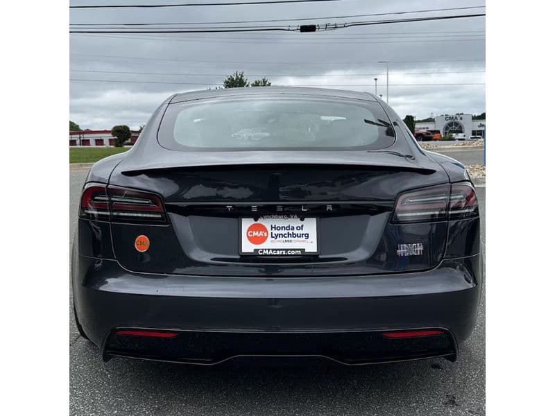 2024 Tesla Model S view 11