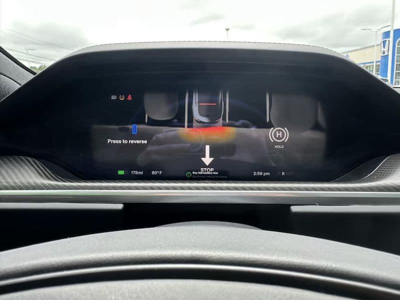 2024 Tesla Model S view 20