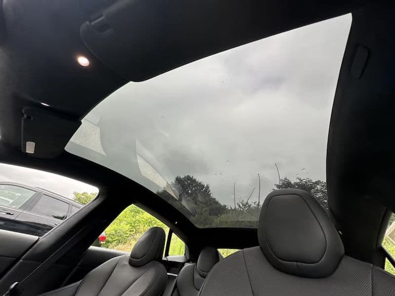 2024 Tesla Model S view 21