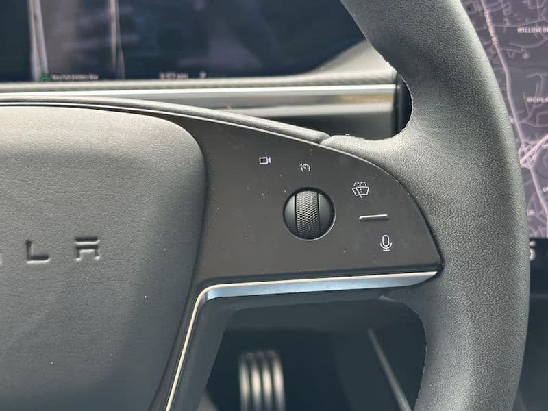 2024 Tesla Model S view 22