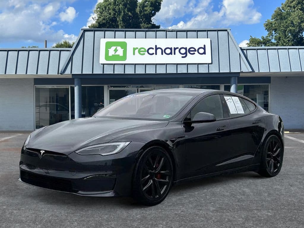 2024 Tesla Model S view 24