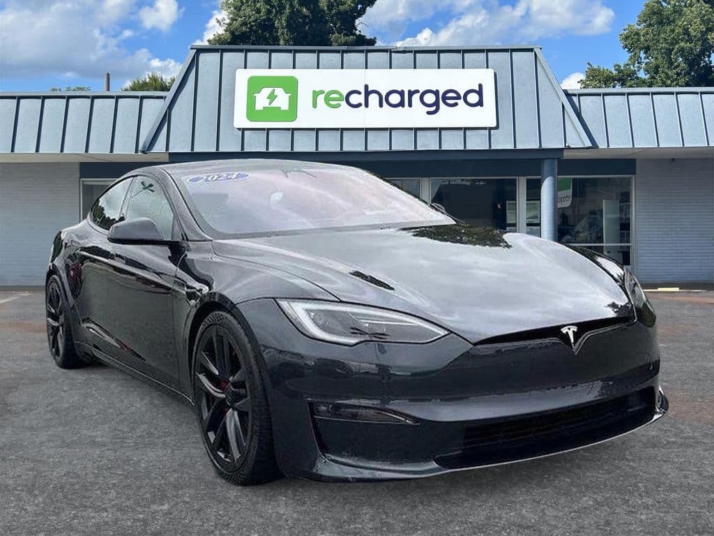 2024 Tesla Model S view 2