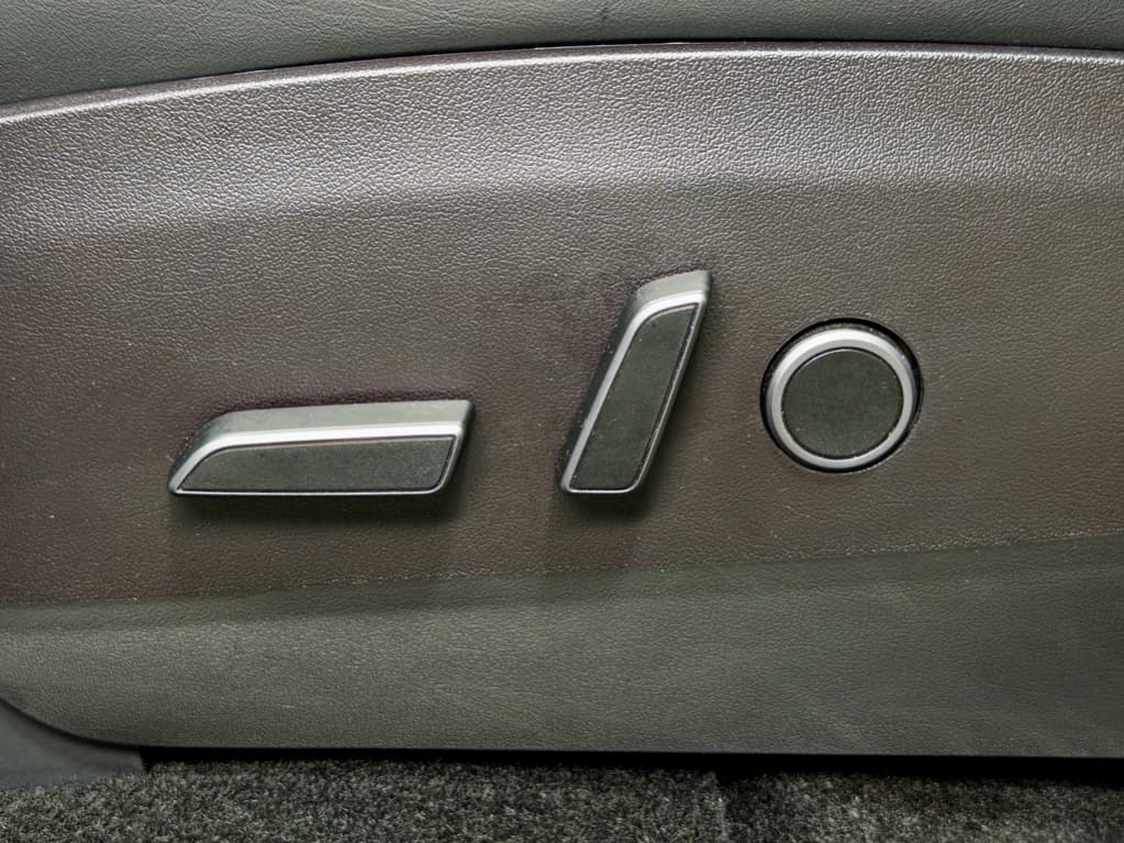 2022 Tesla Model Y view 6