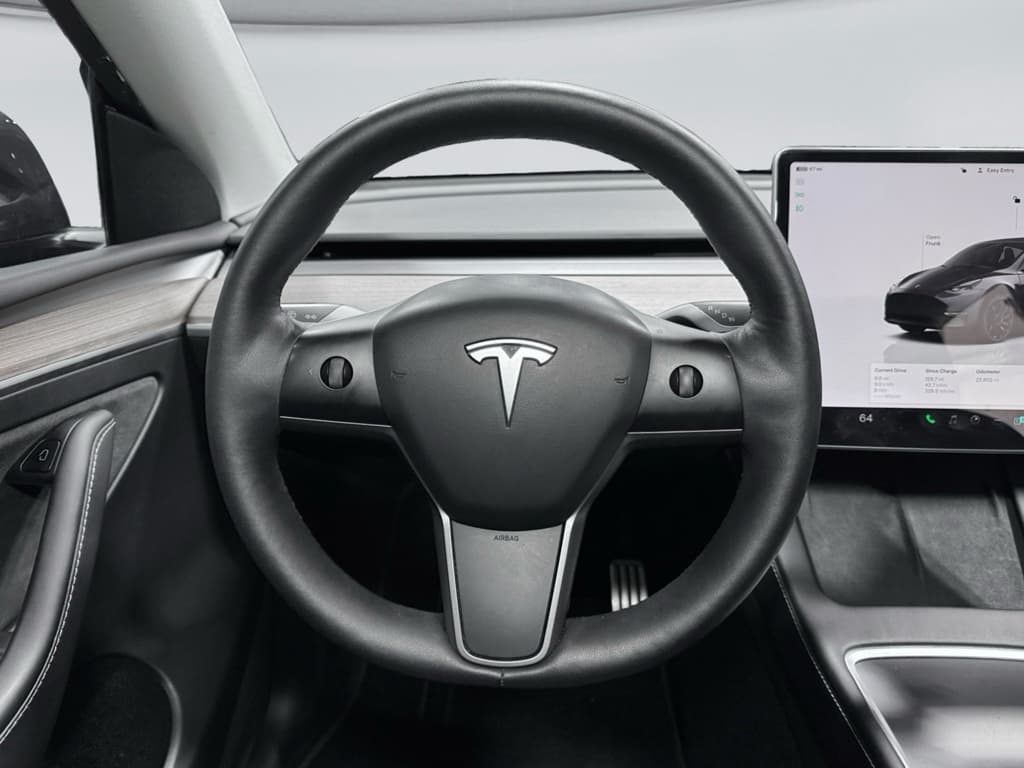 2022 Tesla Model Y view 7
