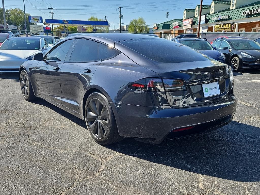 2024 Tesla Model S view 2