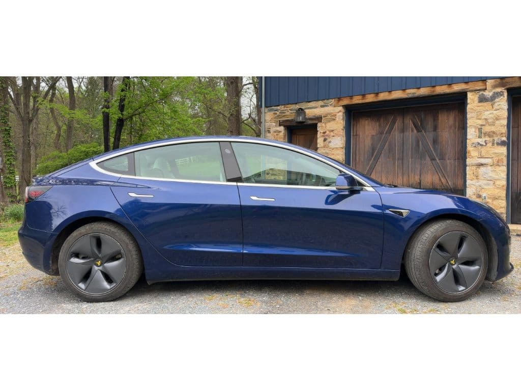 2020 Tesla Model 3 view 3