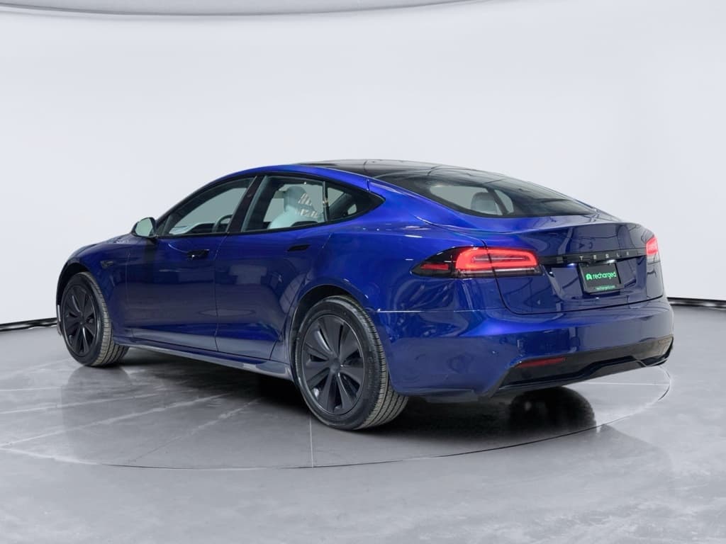 2024 Tesla Model S view 2