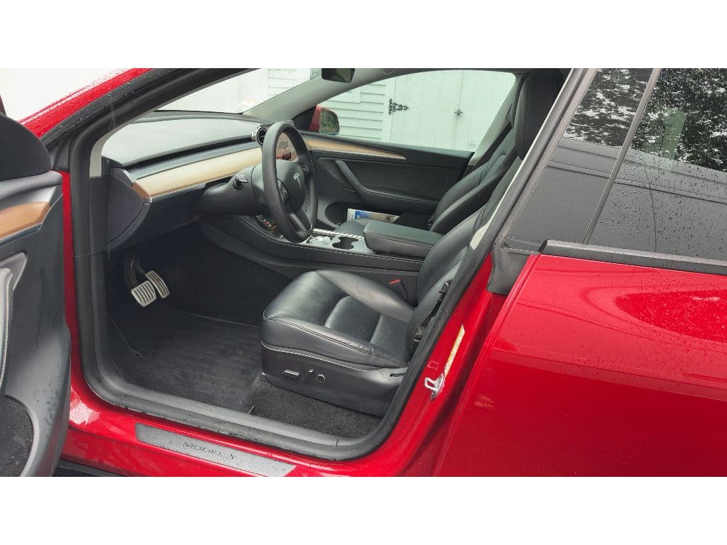 2022 Tesla Model Y view 5