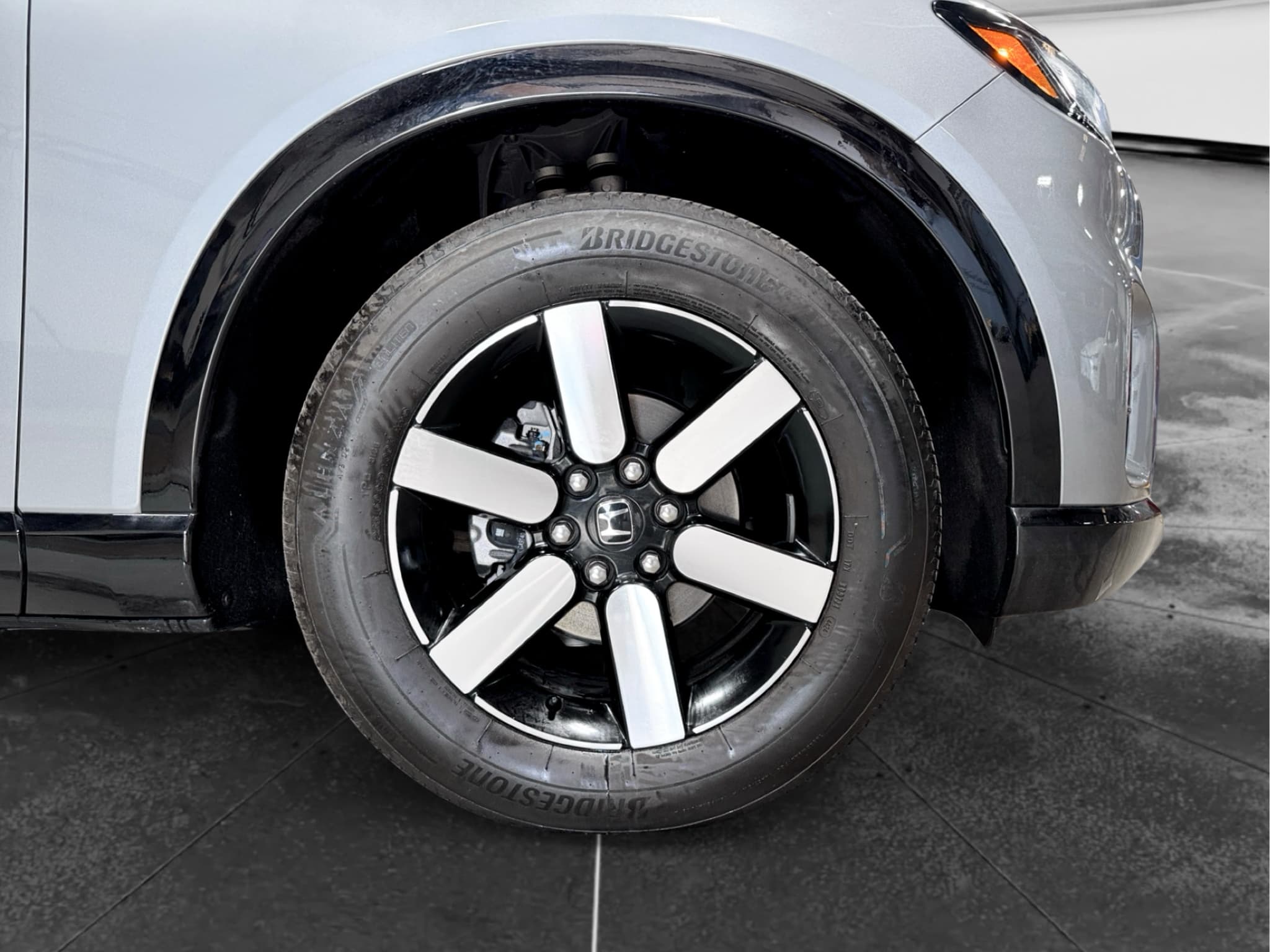 2024 Honda Prologue view 32