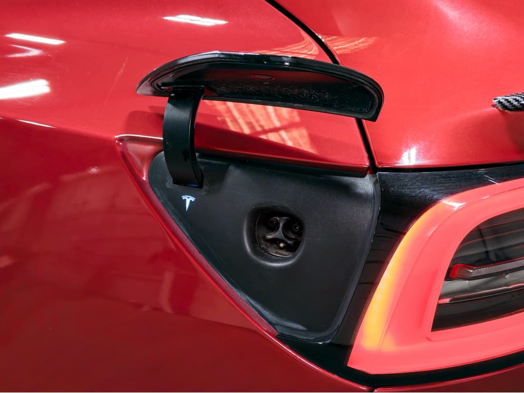 2023 Tesla Model 3 view 5