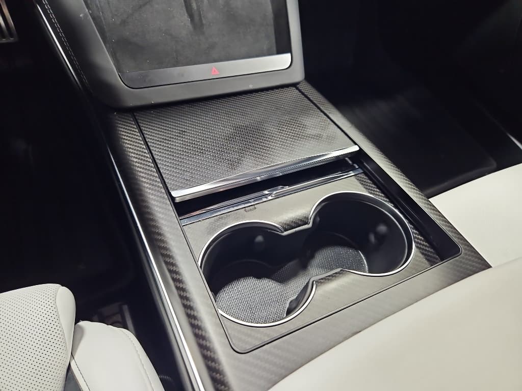 2024 Tesla Model S view 20