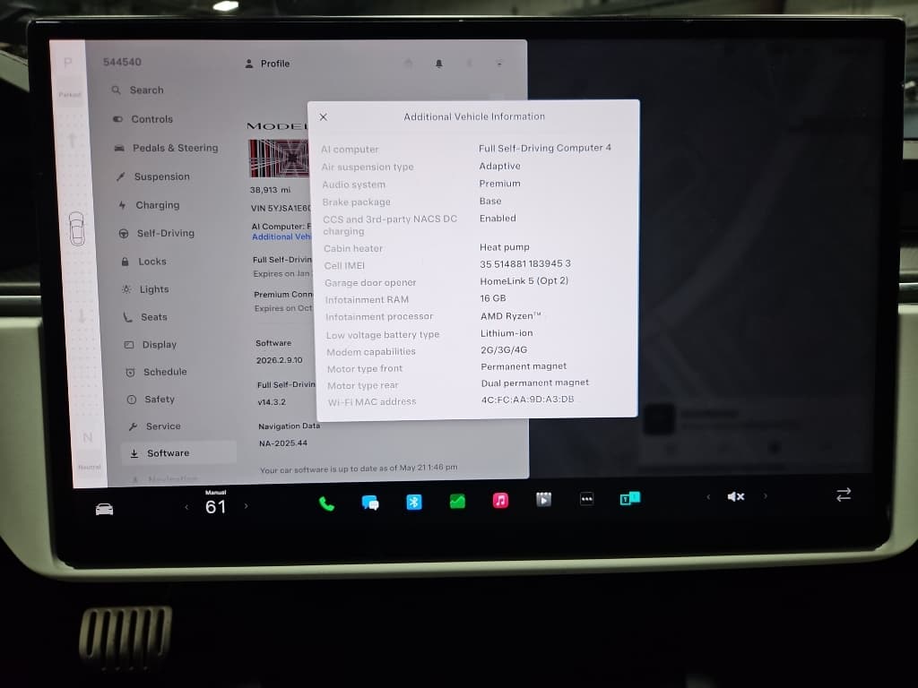 2024 Tesla Model S view 12