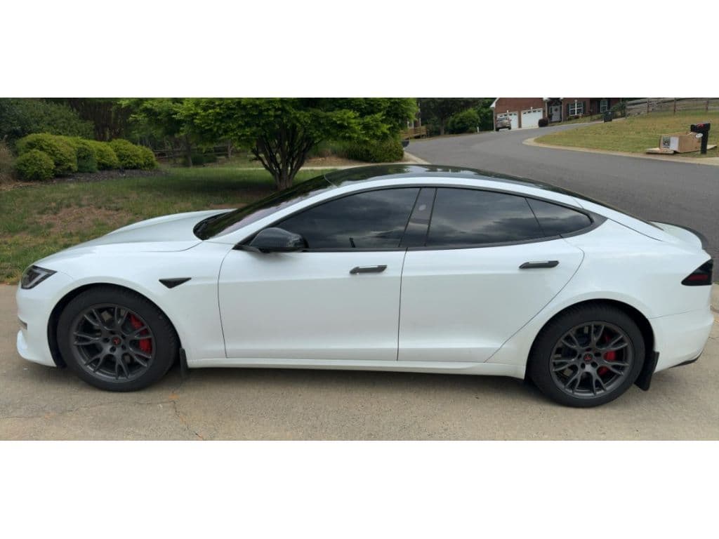 2024 Tesla Model S view 2