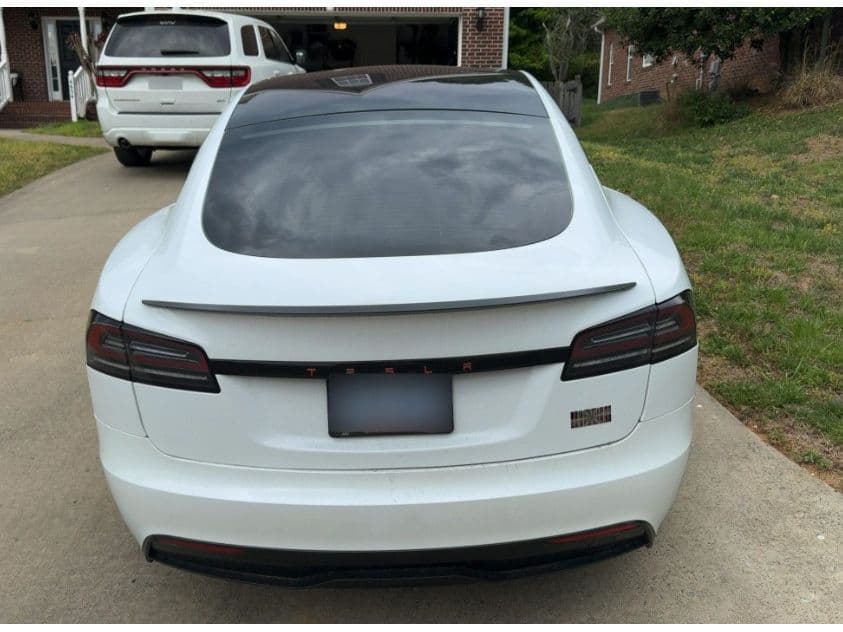 2024 Tesla Model S view 4