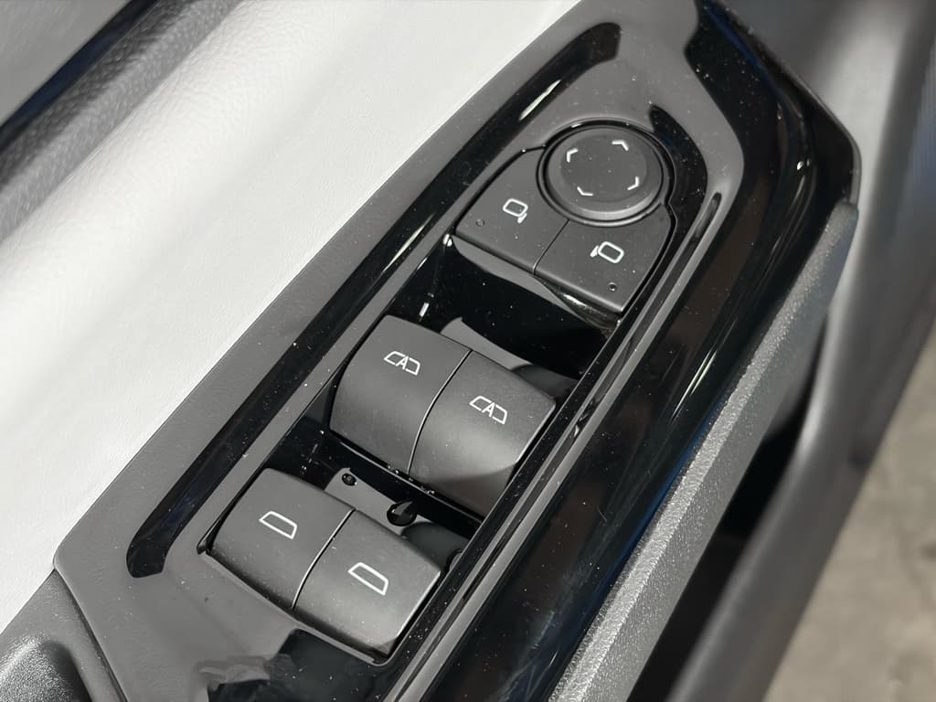 2024 Honda Prologue view 8