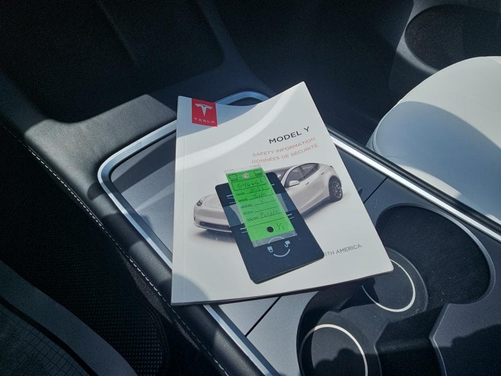 2022 Tesla Model Y view 15