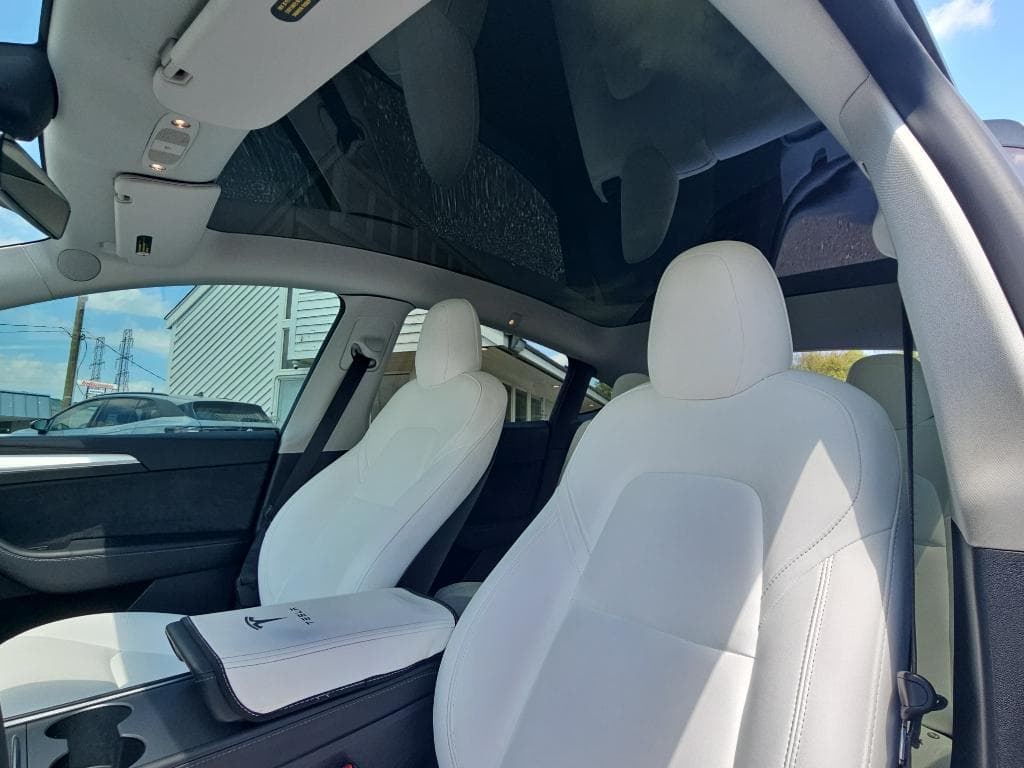 2022 Tesla Model Y view 17