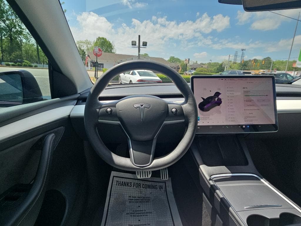 2022 Tesla Model Y view 8