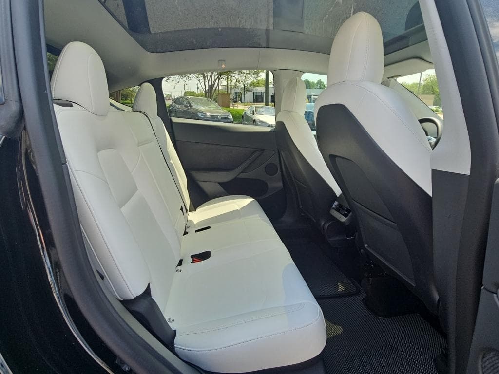 2022 Tesla Model Y view 16