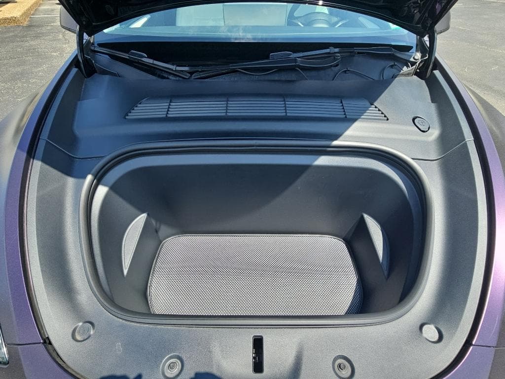 2022 Tesla Model Y view 19