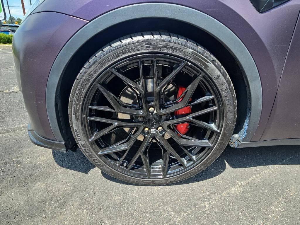 2022 Tesla Model Y view 22