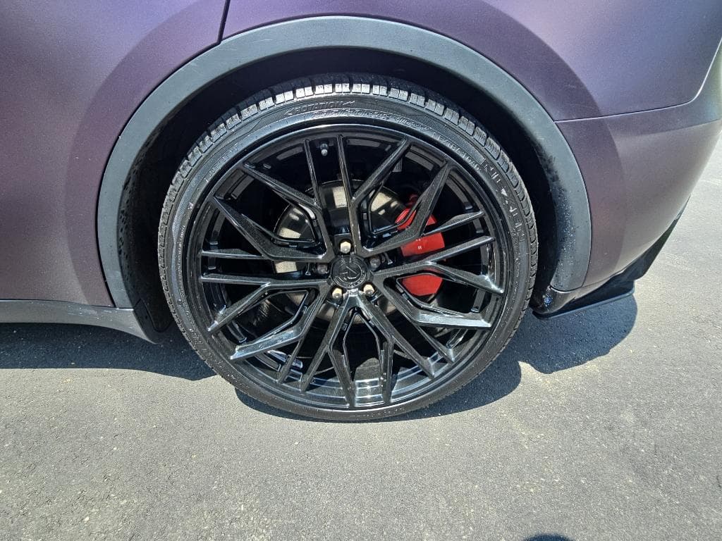 2022 Tesla Model Y view 24