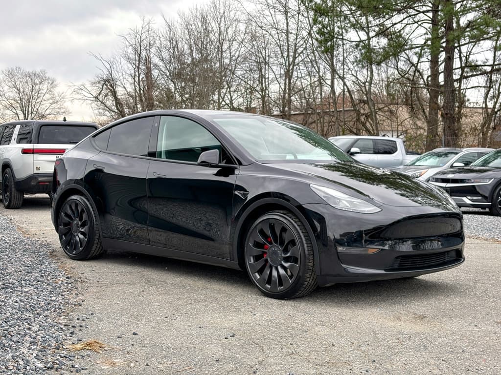 2022 Tesla Model Y view 4