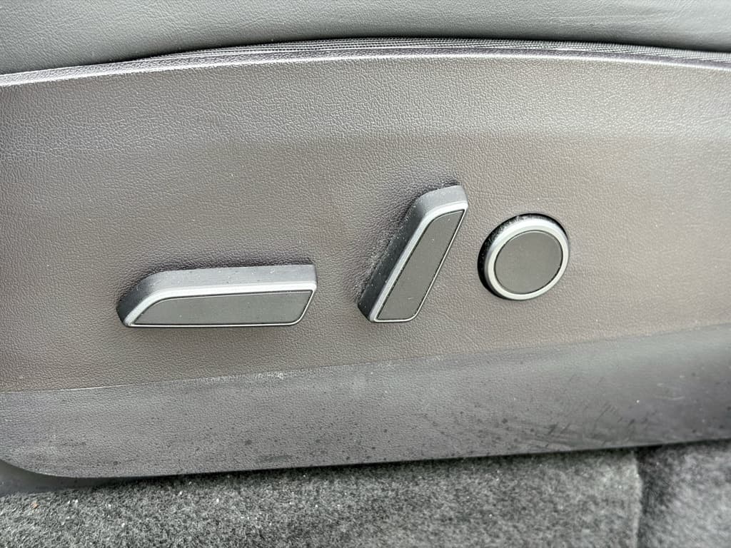 2022 Tesla Model Y view 6