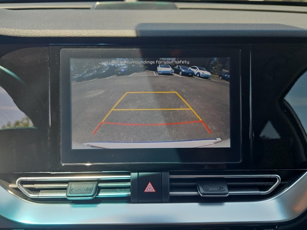 2022 Kia Niro PHEV view 11