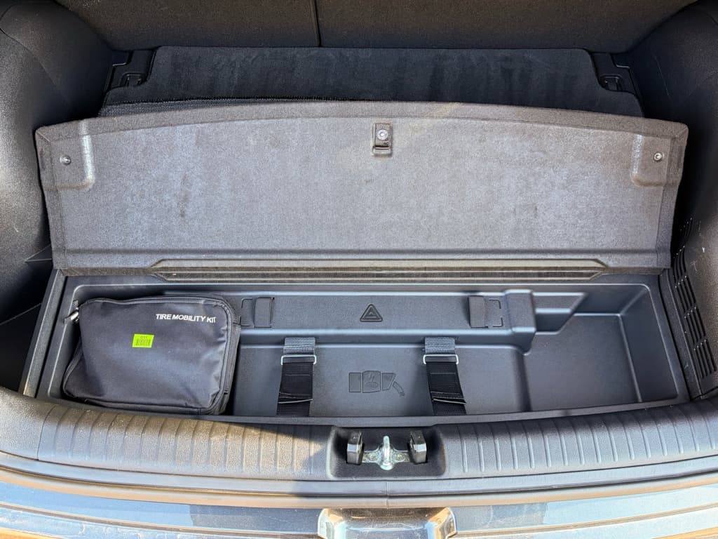 2022 Kia Niro PHEV view 25