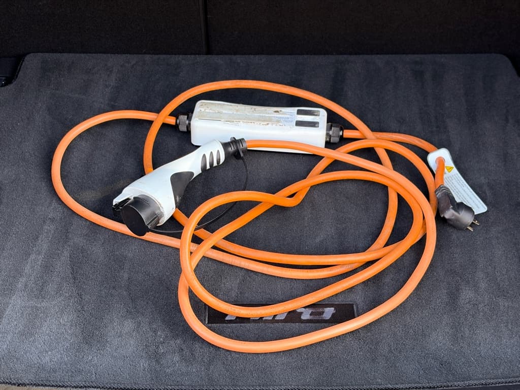 2022 Kia Niro PHEV view 6