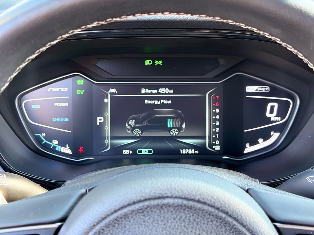 2022 Kia Niro PHEV view 10