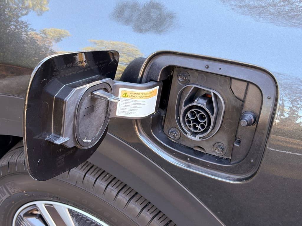 2022 Kia Niro PHEV view 5