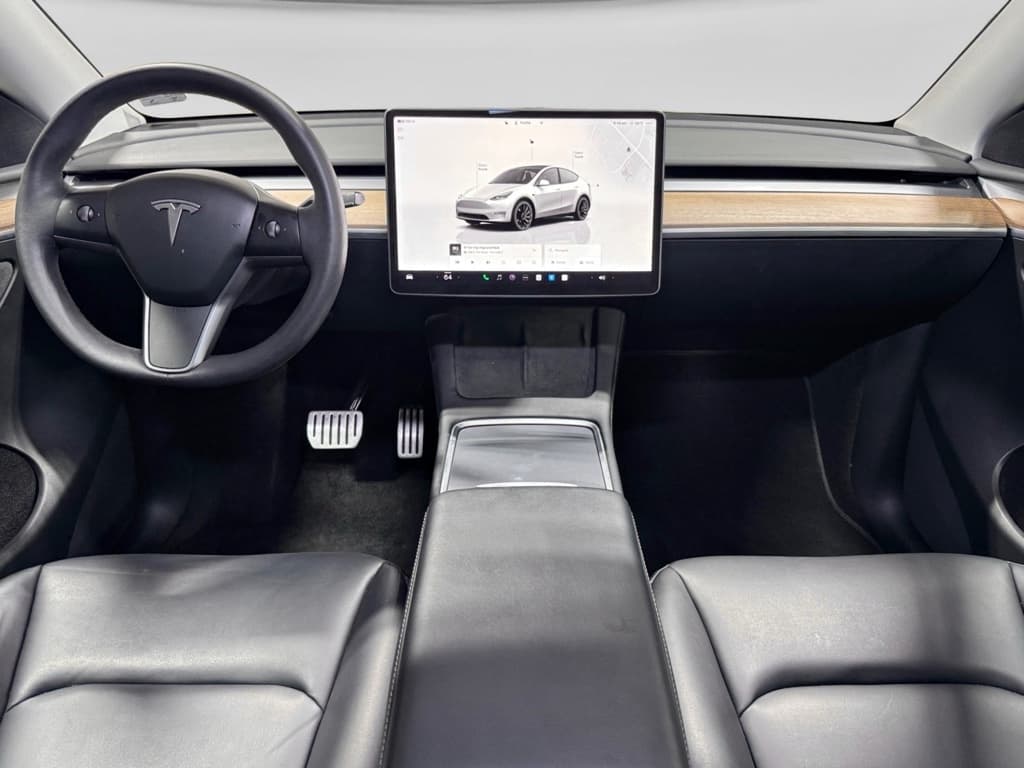 2022 Tesla Model Y view 14