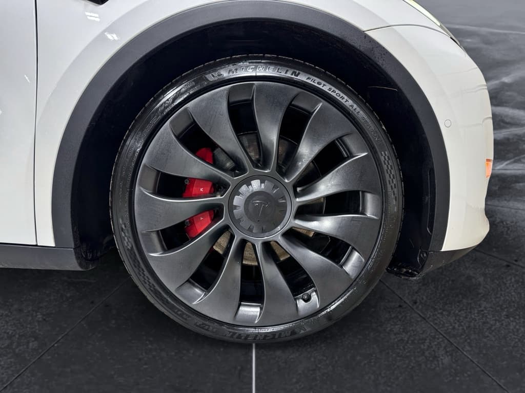 2022 Tesla Model Y view 33