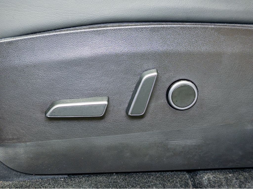 2022 Tesla Model Y view 6