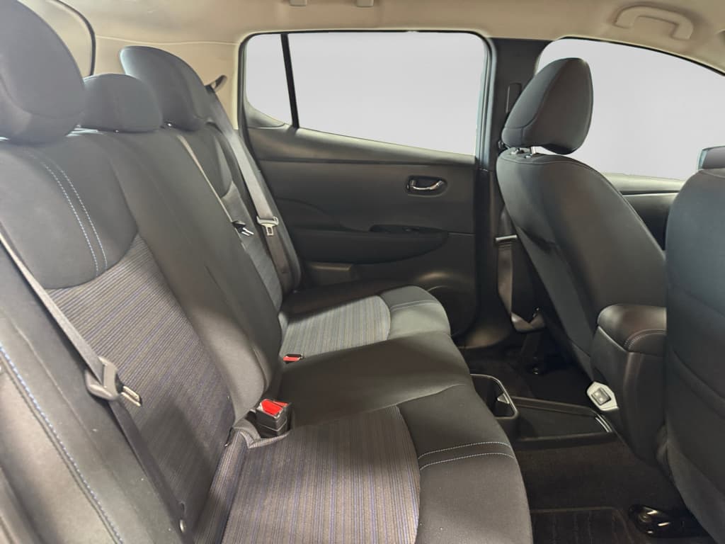 2025 Nissan LEAF view 23