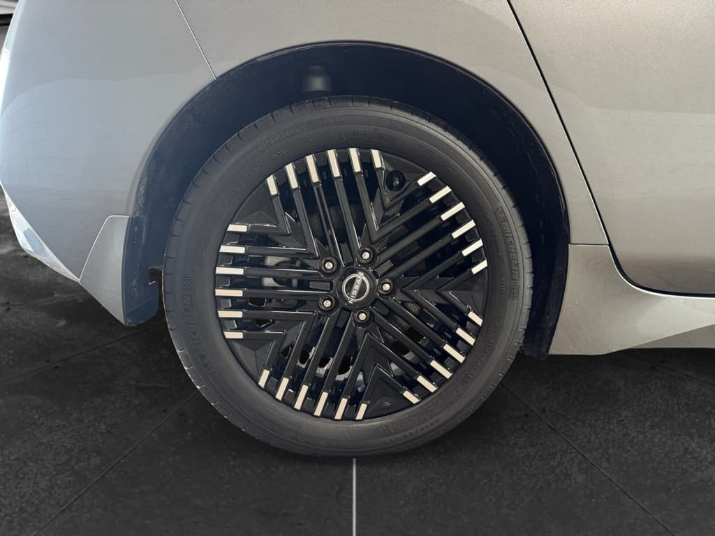2025 Nissan LEAF view 36