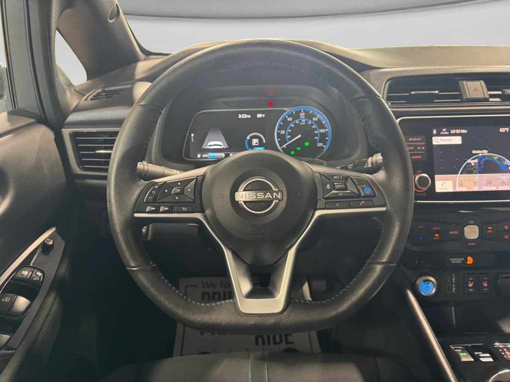 2025 Nissan LEAF view 9