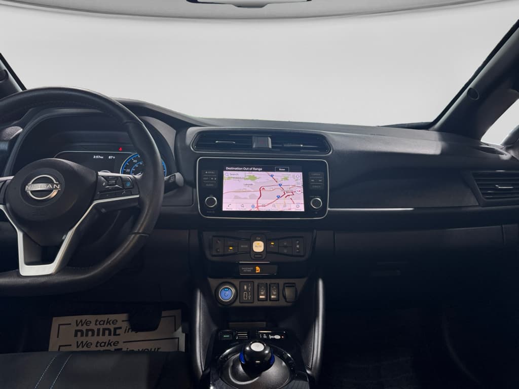 2025 Nissan LEAF view 16