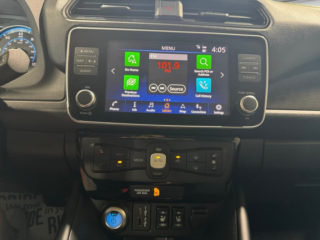 2025 Nissan LEAF view 13