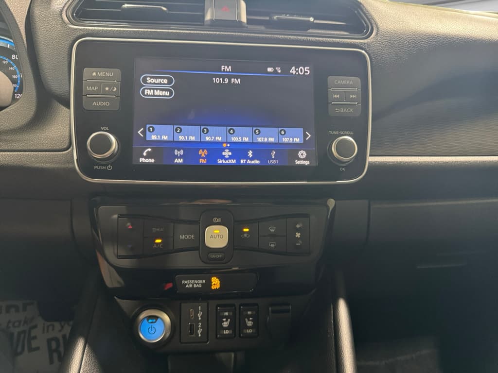 2025 Nissan LEAF view 12