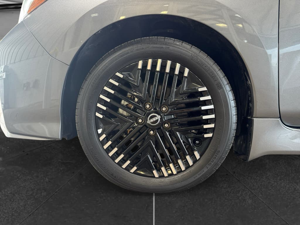 2025 Nissan LEAF view 32