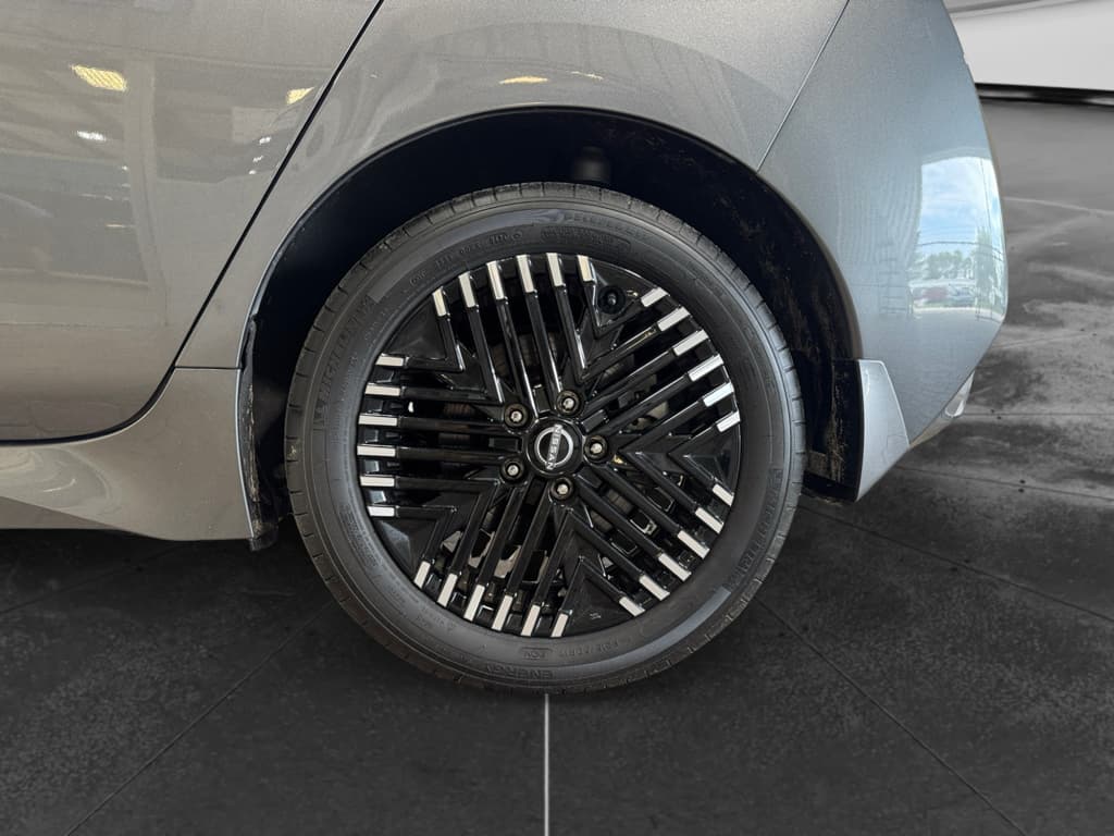2025 Nissan LEAF view 34